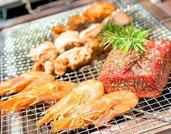【ゴールデンウィークコラボBBQ企画開催決定★現在28名様★定員50名様】【5月7日(日)11時～14時】『ビストロDining我が家×札幌で飲もう　コラボ屋外バーベキュー会』アウトドア企画☆ゴールデンウィークを謳歌しましょう!!今年最初のコラボBBQ企画です♪<br>幌平橋の下での開催なので雨でも安心です！！<br>コミュニティーBarで２次会もあります（15時～希望者対象）。<br>2次会から参加希望の方も是非ご連絡下さい!!