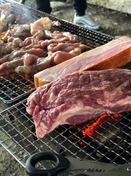 【告知支援★超レアBBQ企画】【2025年6月22日(日)13時～17時★時間内で参加時刻自由】アローネアBBQ会★肉メニューに絶対の自信ありのアローネアさんのBBQです！！お肉のみで20キロ以上をご用意！鶏、豚、ラム、牛タン、和牛 etc...絶対にお得！毎回赤字覚悟のご提供です★飲み物は各自持参で参加費は男性4000円、女性2000円でのご案内♪