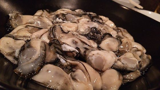 【牡蠣好き必見のコラボ企画が1年ぶりに開催‼】【2025年1月15日(木)19時～21時】サロマ牡蠣づくしを愉しむ会 in アローネア★12名限定★店主の地元から産地直送!! 特濃の磯の旨味！サロマ湖湧別産の牡蠣づくしコース＆２時間飲み放題付き♪