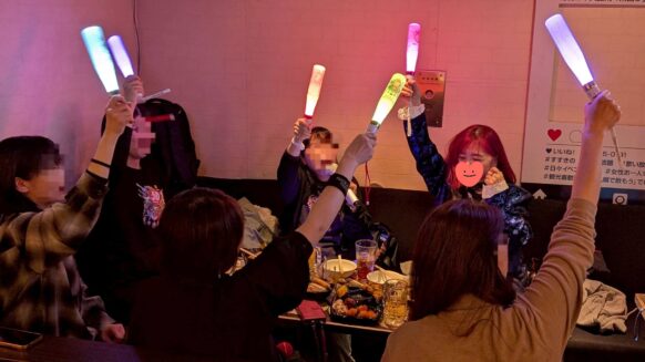 【2026年6月に開催決定☆開催日未定★19時半～21時半】『第３回 アルフィー大好きの会』★THE ALFEE 好き集まれ✨今年でデビュー52周年を迎えます✨古参も新参もカンケーなく！ アルフィー愛に溢れる方なら 老若男女どなたでも！是非アルフィーを通じて つながっていきましょう★幹事は大ファンで自称『アル中』のお客様 まゆじょん さんです♪