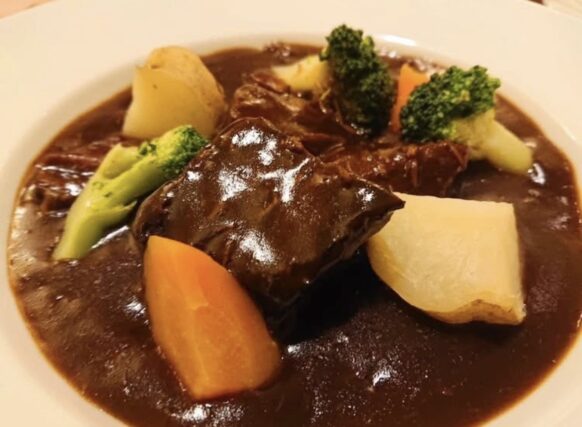 【2026年3月26日(木)19時～21時(定員20名)】『ビストロDining我が家✕札幌で飲もうコラボお食事会』★へいはちと行こう！！ビストロDining我が家＆サツノモコラボ飲み交流企画の第65回目です★2026年3月のテーマは『道産牛タン祭り（シチュー＆オイスターソテー）』です😋