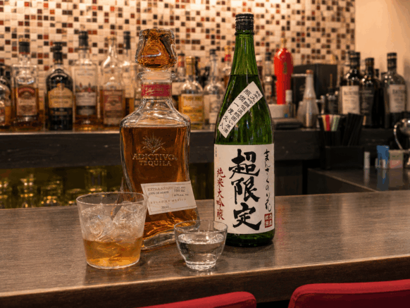 【数量限定プチ企画】【2026年6月13日(土) 19時～22時(ご来店時刻自由)】この日は飲み放題ご利用の方対象にプレミアムテキーラ＆日本酒の特価提供Day★「アディクティボ テキーラ」 ＆ 「まんさくの花 超限定」★テキーラマイスターNOBUと 日本酒大好き弁護士バーテンダーONOのコンビがゲストスタッフとしてカウンターに立ちます!!