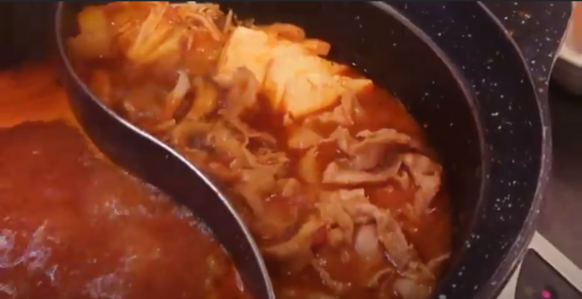 わいわい亭 しゃぶしゃぶ すき焼き食べ飲み放題 現在10名様 定員12名 4名 3テーブル 4 6 火 19時半 21時半 Wトマトスープ肉鍋会 In わいわい亭 今回は選べる2色のスープから トマトしゃぶしゃぶ トマトすき焼き です 美容にも良く女性に わいわい亭 しゃぶしゃぶ すき焼き食べ飲み放題 現在10名様 定員12名 4名 3テーブル 4 6 火 19時半 21時半 Wトマトスープ肉鍋会 In わいわい亭 今回は選べる2色のスープから トマトしゃぶしゃぶ トマトすき焼き です 美容にも良く女性に